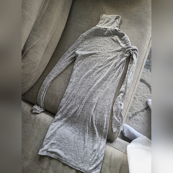 Aritzia long sleeve Grey turtleneck dress XXS - Picture 2 of 2